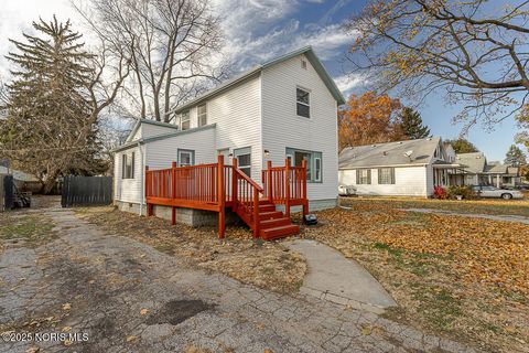Photo of 3233 Saint Bernard Drive, Toledo, OH 43606 (MLS # 10001469)