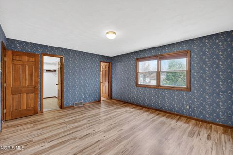 Tiny photo for 734 Mckinley Drive, Bowling Green, OH 43402 (MLS # 10005249)