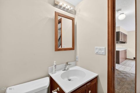 Tiny photo for 734 Mckinley Drive, Bowling Green, OH 43402 (MLS # 10005249)