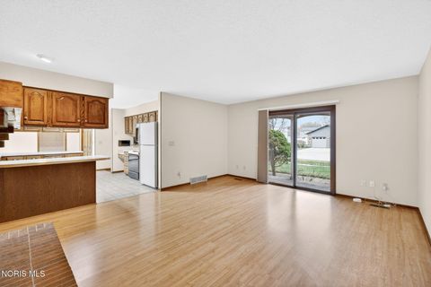 Tiny photo for 734 Mckinley Drive, Bowling Green, OH 43402 (MLS # 10005249)