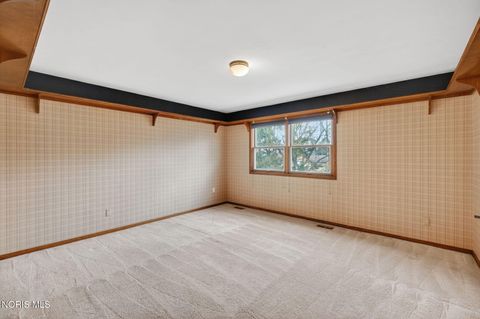 Tiny photo for 734 Mckinley Drive, Bowling Green, OH 43402 (MLS # 10005249)