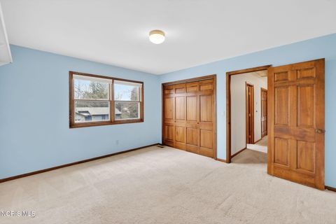 Tiny photo for 734 Mckinley Drive, Bowling Green, OH 43402 (MLS # 10005249)