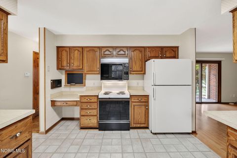 Tiny photo for 734 Mckinley Drive, Bowling Green, OH 43402 (MLS # 10005249)