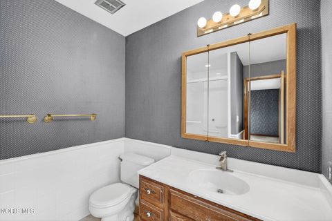 Tiny photo for 734 Mckinley Drive, Bowling Green, OH 43402 (MLS # 10005249)