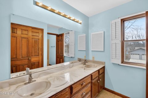 Tiny photo for 734 Mckinley Drive, Bowling Green, OH 43402 (MLS # 10005249)