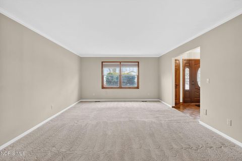 Tiny photo for 734 Mckinley Drive, Bowling Green, OH 43402 (MLS # 10005249)