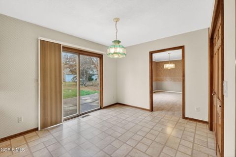 Tiny photo for 734 Mckinley Drive, Bowling Green, OH 43402 (MLS # 10005249)