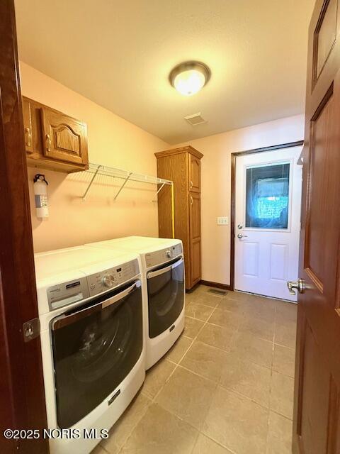 Findlay, Ohio 45840, United States, 3 Bedrooms Bedrooms, ,2 BathroomsBathrooms,Residential,Active,235795