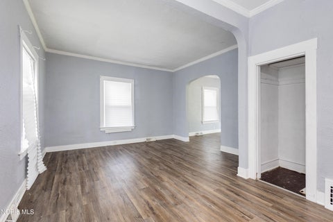 Tiny photo for 632 Nicholas Street, Toledo, OH 43609 (MLS # 10010233)