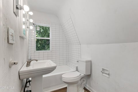 Tiny photo for 632 Nicholas Street, Toledo, OH 43609 (MLS # 10010233)