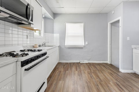 Tiny photo for 632 Nicholas Street, Toledo, OH 43609 (MLS # 10010233)