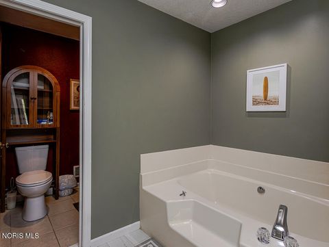 Tiny photo for 5665 Fox Hollow Court, Sylvania, OH 43560 (MLS # 10008003)