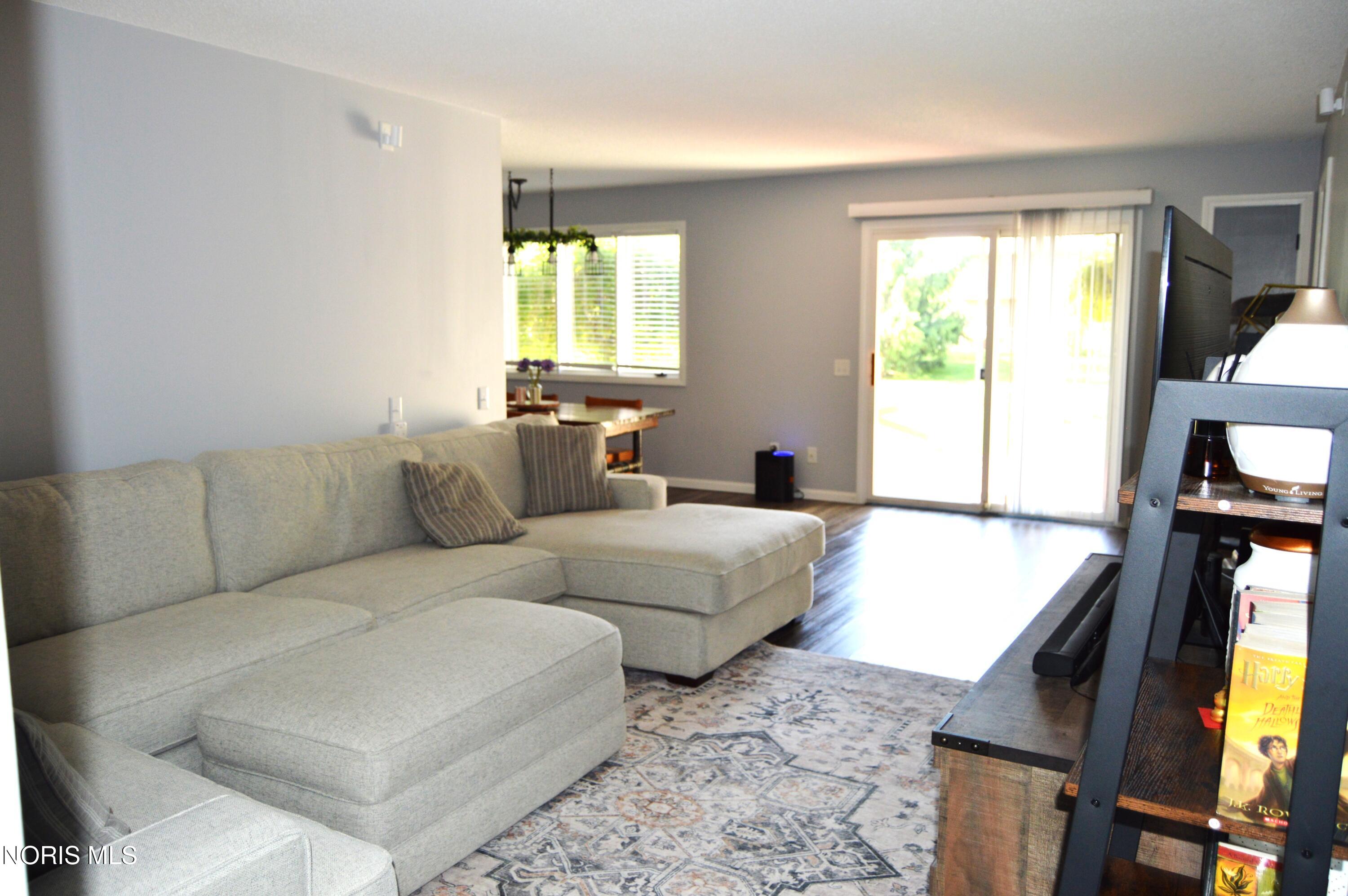 324 W Yates Avenue