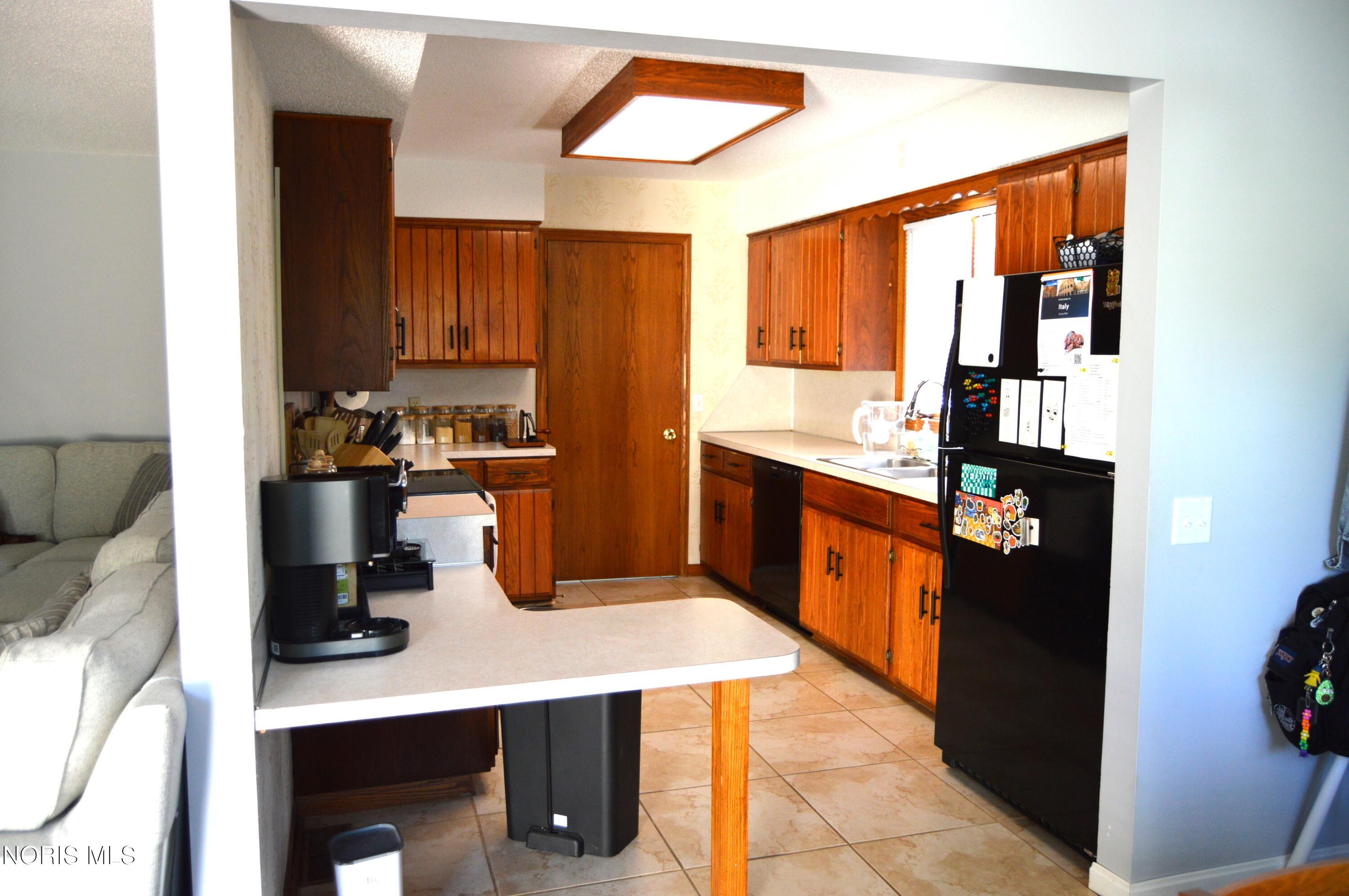 324 W Yates Avenue