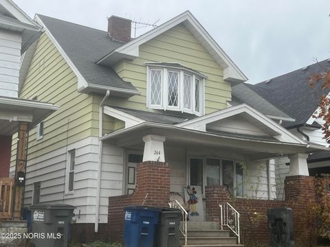 Photo of 244 Raymer Boulevard, Toledo, OH 43605 (MLS # 10001108)