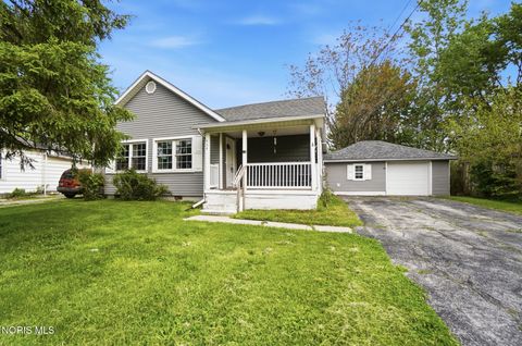 Photo of 434 Davis Street, Findlay, OH 45840 (MLS # 10008152)