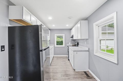 Tiny photo for 434 Davis Street, Findlay, OH 45840 (MLS # 10008152)