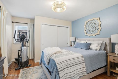 Tiny photo for 225 E Yates Avenue, Findlay, OH 45840 (MLS # 10003110)