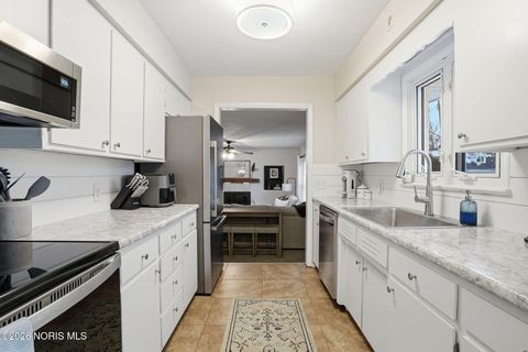 Tiny photo for 225 E Yates Avenue, Findlay, OH 45840 (MLS # 10003110)