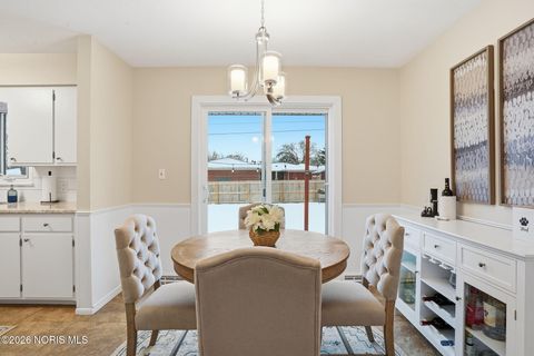 Tiny photo for 225 E Yates Avenue, Findlay, OH 45840 (MLS # 10003110)