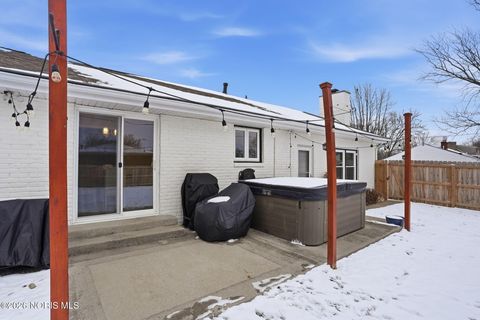 Tiny photo for 225 E Yates Avenue, Findlay, OH 45840 (MLS # 10003110)