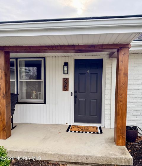 Tiny photo for 225 E Yates Avenue, Findlay, OH 45840 (MLS # 10003110)