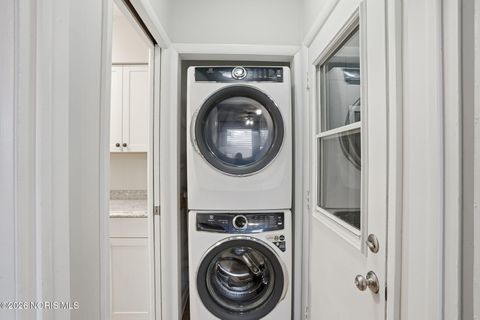 Tiny photo for 225 E Yates Avenue, Findlay, OH 45840 (MLS # 10003110)