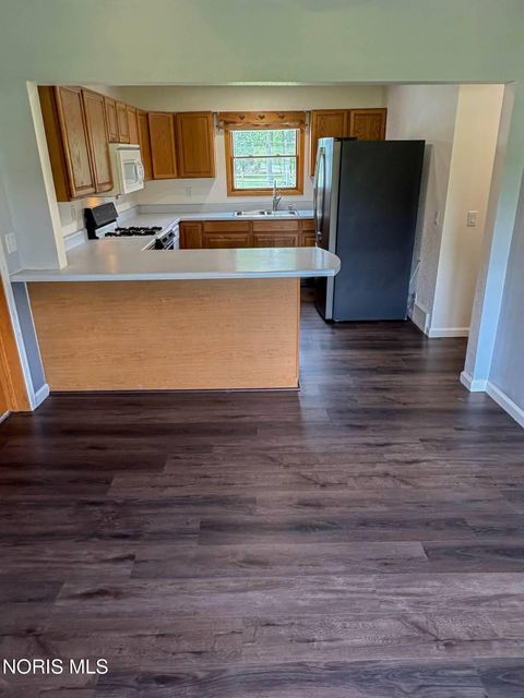 Tiny photo for 1102 S Lallendorf Road, Oregon, OH 43616 (MLS # 10007921)