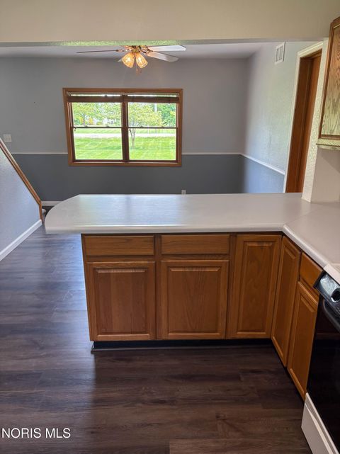 Tiny photo for 1102 S Lallendorf Road, Oregon, OH 43616 (MLS # 10007921)