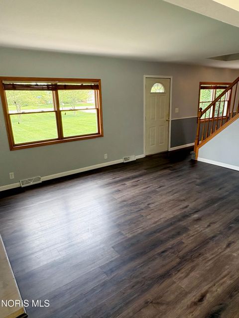 Tiny photo for 1102 S Lallendorf Road, Oregon, OH 43616 (MLS # 10007921)
