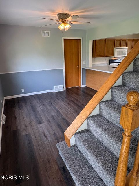 Tiny photo for 1102 S Lallendorf Road, Oregon, OH 43616 (MLS # 10007921)