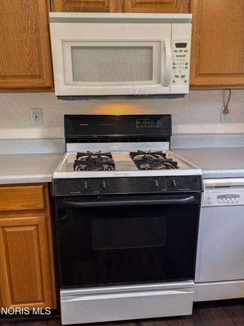 Tiny photo for 1102 S Lallendorf Road, Oregon, OH 43616 (MLS # 10007921)
