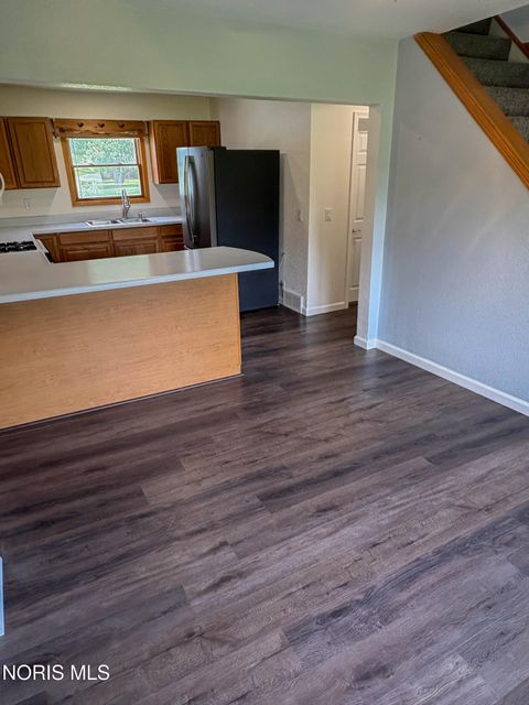Tiny photo for 1102 S Lallendorf Road, Oregon, OH 43616 (MLS # 10007921)
