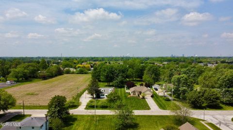 Tiny photo for 1102 S Lallendorf Road, Oregon, OH 43616 (MLS # 10007921)