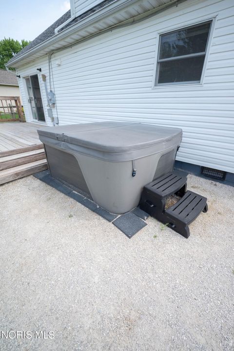 Tiny photo for 1102 S Lallendorf Road, Oregon, OH 43616 (MLS # 10007921)