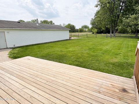Tiny photo for 1102 S Lallendorf Road, Oregon, OH 43616 (MLS # 10007921)
