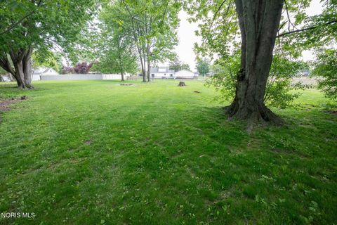 Tiny photo for 1102 S Lallendorf Road, Oregon, OH 43616 (MLS # 10007921)