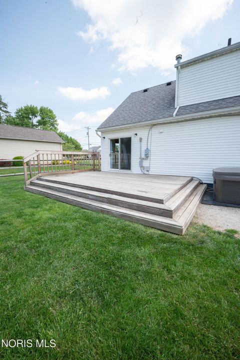 Tiny photo for 1102 S Lallendorf Road, Oregon, OH 43616 (MLS # 10007921)