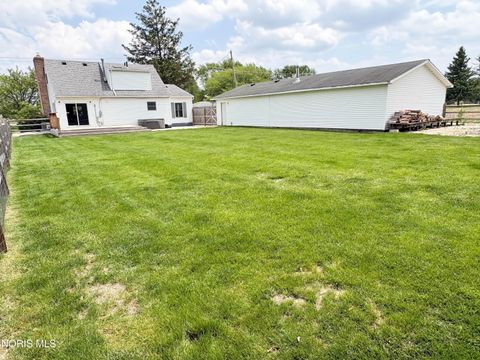 Tiny photo for 1102 S Lallendorf Road, Oregon, OH 43616 (MLS # 10007921)