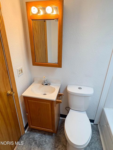 Tiny photo for 1102 S Lallendorf Road, Oregon, OH 43616 (MLS # 10007921)