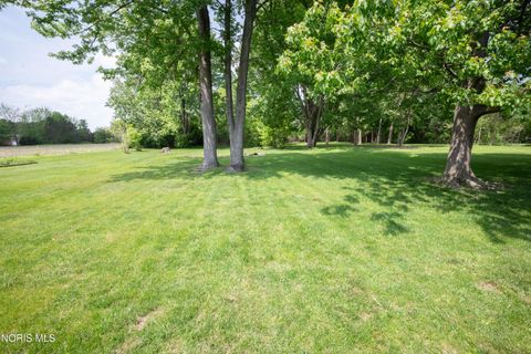 Tiny photo for 1102 S Lallendorf Road, Oregon, OH 43616 (MLS # 10007921)