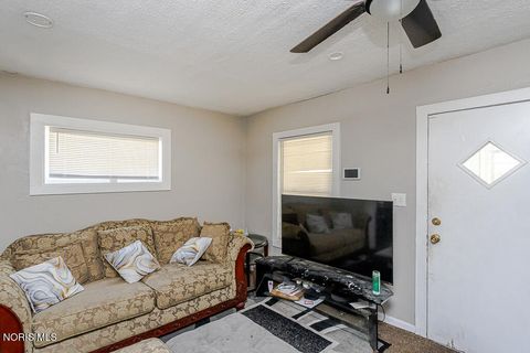 Tiny photo for 2020 Berkshire Place, Toledo, OH 43613 (MLS # 10010719)
