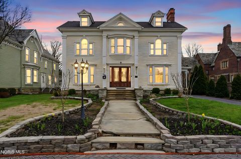 Photo of 835 S Main Street, Findlay, OH 45840 (MLS # 10005541)