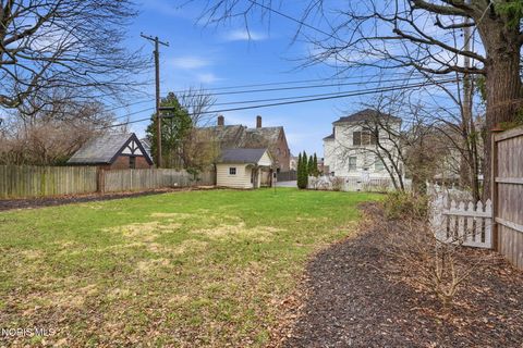 Tiny photo for 835 S Main Street, Findlay, OH 45840 (MLS # 10005541)