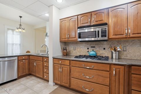 Tiny photo for 835 S Main Street, Findlay, OH 45840 (MLS # 10005541)