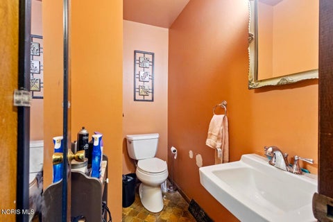 Tiny photo for 2624 Coveview Drive, Toledo, OH 43611 (MLS # 10011857)
