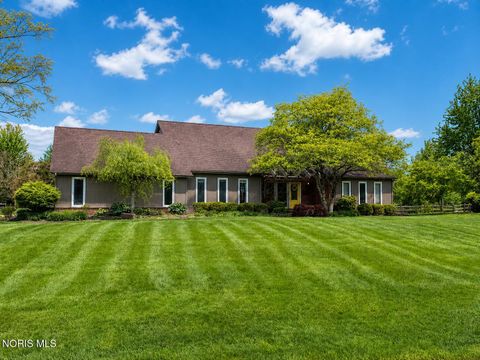 Photo of 25673 Willowbend Road, Perrysburg, OH 43551 (MLS # 10007500)