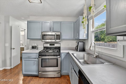 Tiny photo for 1060 Little Creek Drive, Perrysburg, OH 43551 (MLS # 10009022)