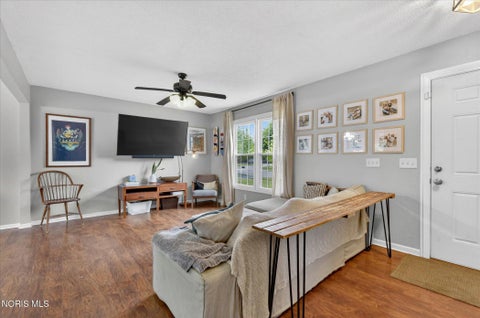 Tiny photo for 1060 Little Creek Drive, Perrysburg, OH 43551 (MLS # 10009022)
