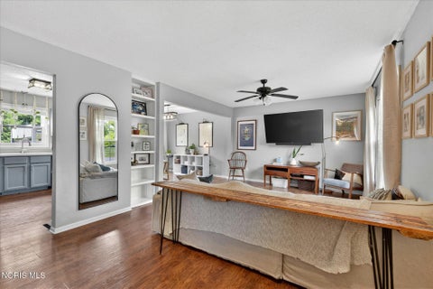 Tiny photo for 1060 Little Creek Drive, Perrysburg, OH 43551 (MLS # 10009022)